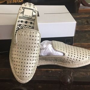 Dolce Vita Silver Espadrilles shoes 7.5 NIB
